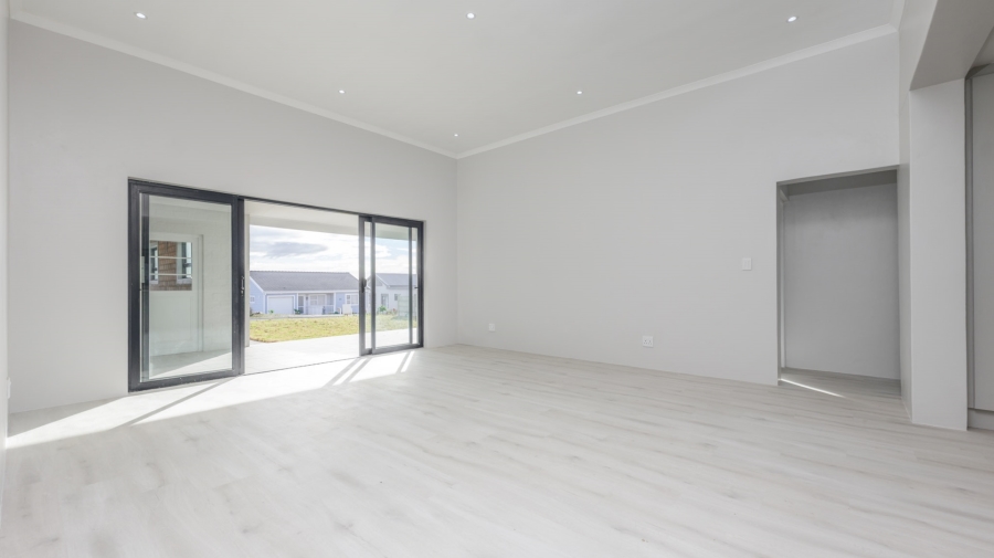4 Bedroom Property for Sale in Oceanview Heights Western Cape
